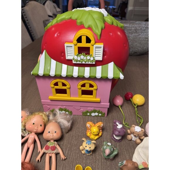 VTG 1979 Strawberry Shortcake 12 Dolls 6 Pets House Clothing Lot - Picture 10 of 16